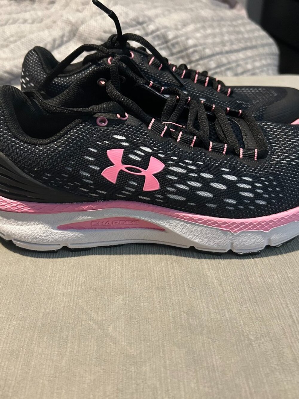 UNDER ARMOUR Charged Intake 4 Running Shoes Black Pink Women Size 7